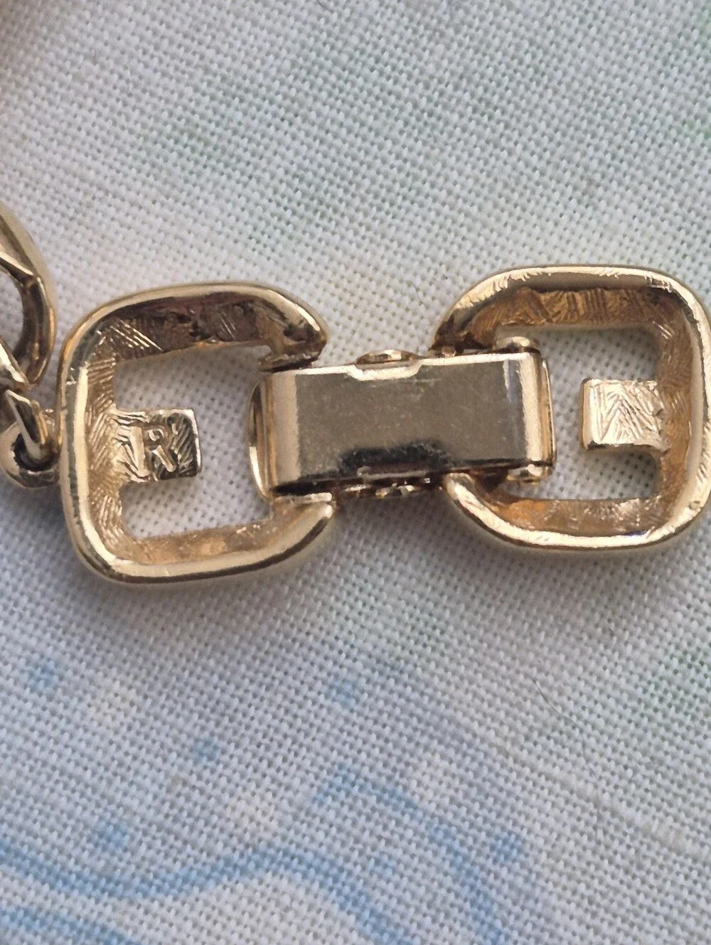🌙Givenchy Vintage Gold Tone Double Wheat Chain Bracelet G Logo Clasp